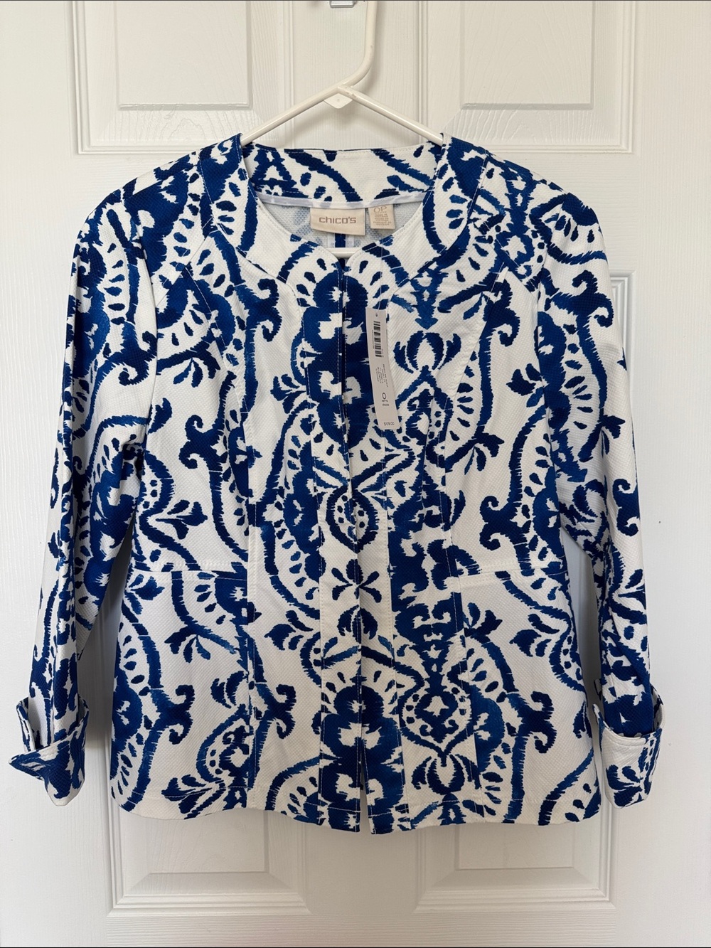 Chico’s Blue & White Floral Jacquard Jacket Size 0P NWT